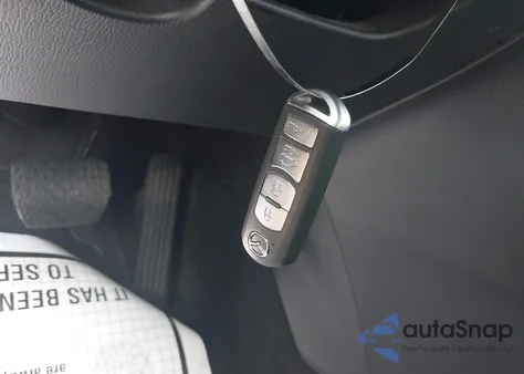 2018 Mazda Mazda3 Sport из США, поврежденный, VIN 3MZBN1U78JM232087